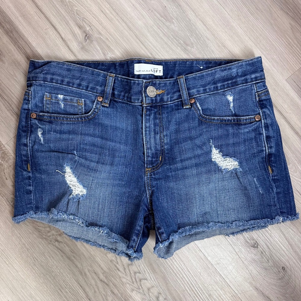 Loft‎ Womens Distressed Denim Shorts Medium Wash Raw Hem Size 6 28 Distressed